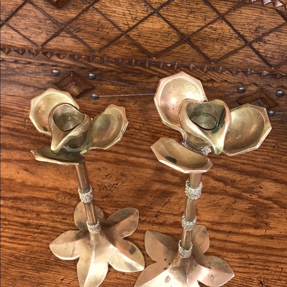 Vintage brass flower candle holders - Picture 3 of 11